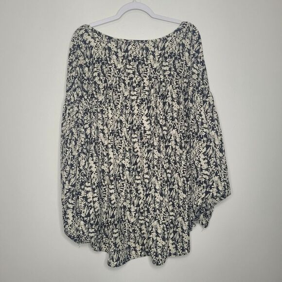 Hayden black cream abstract print tassel dolmen sleeve plus size top - Picture 2 of 6